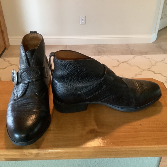 Ariat Boots with Silvertone Buckle - Picture 2 of 5